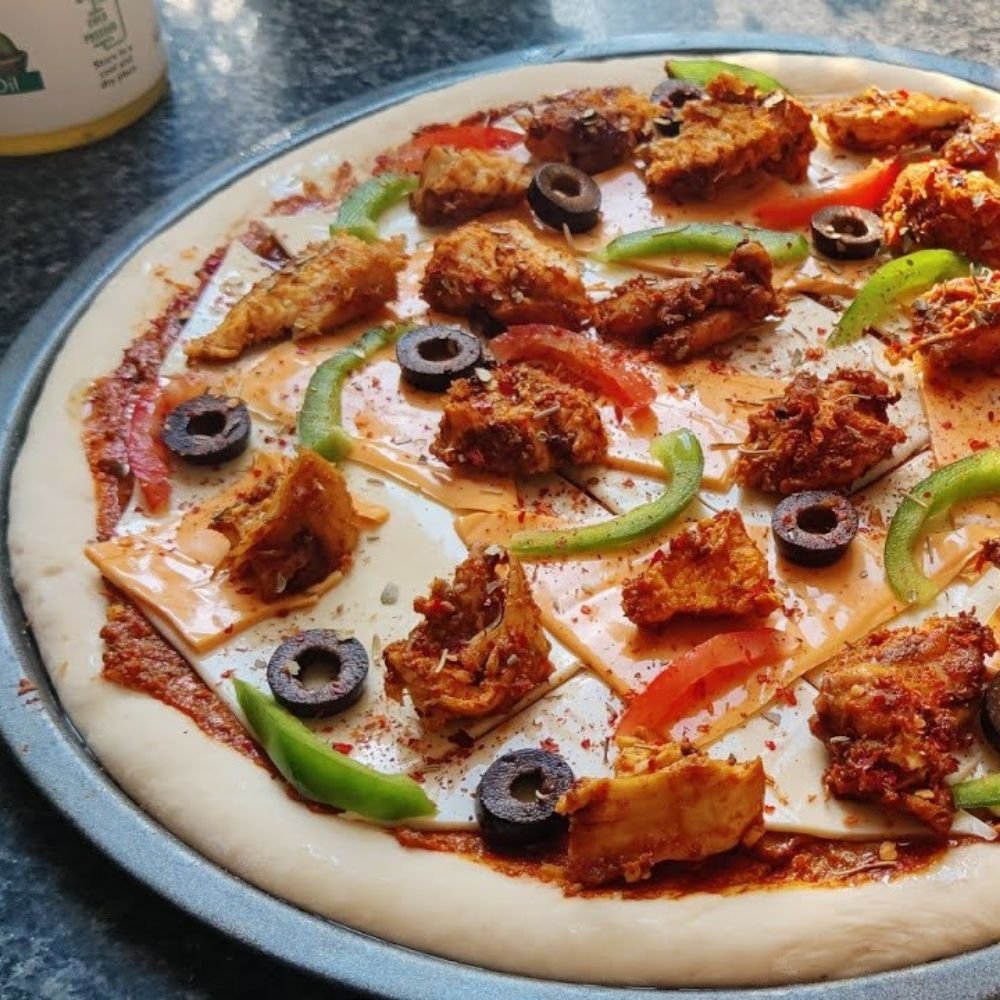 Peri peri chicken pizza