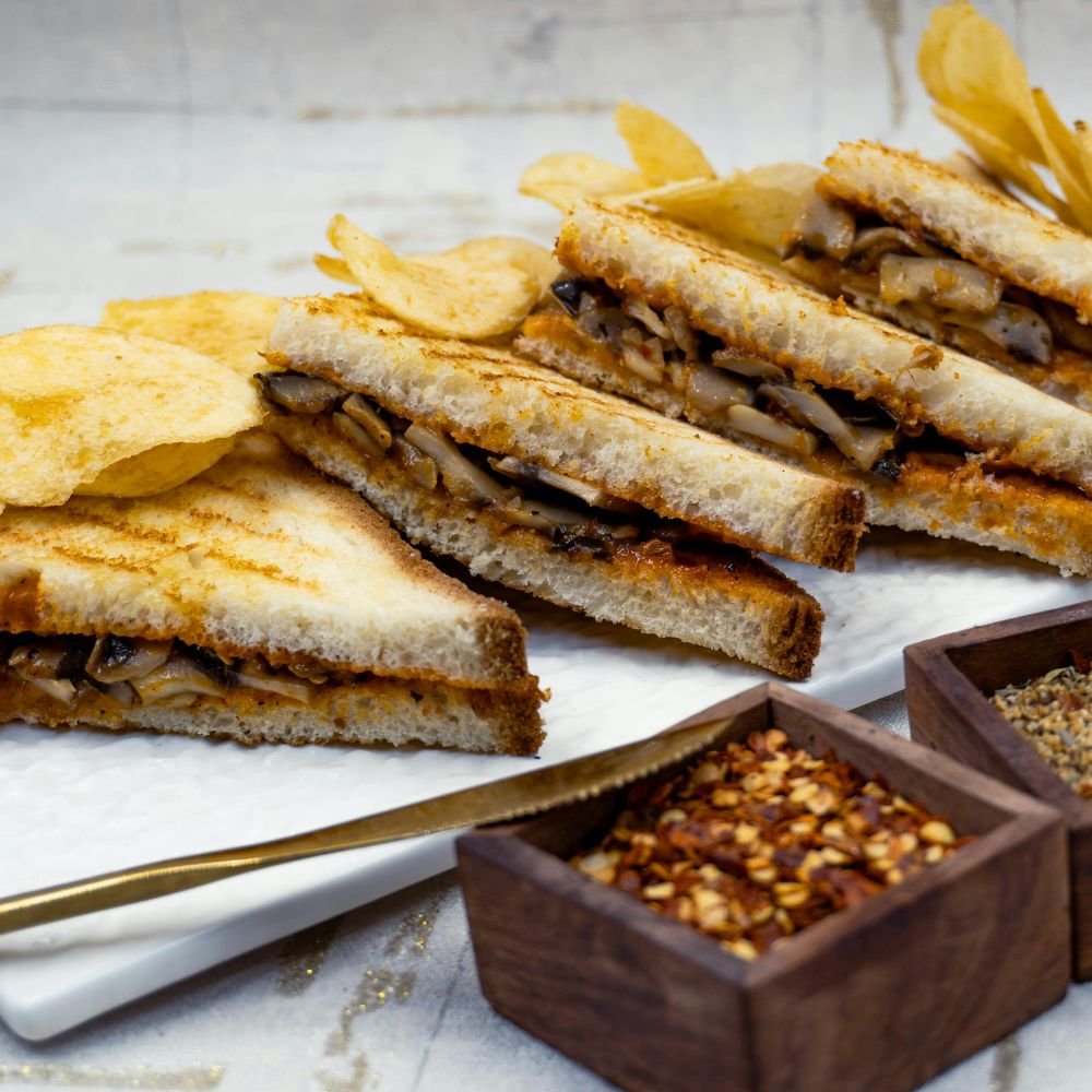 GARLIC MUSHROOM SANDWICH