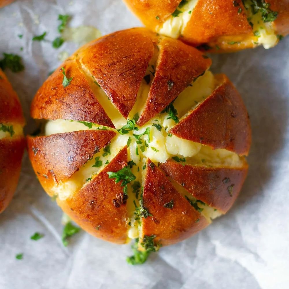 KOREAN CREAM CHEESE GARLIC BUN